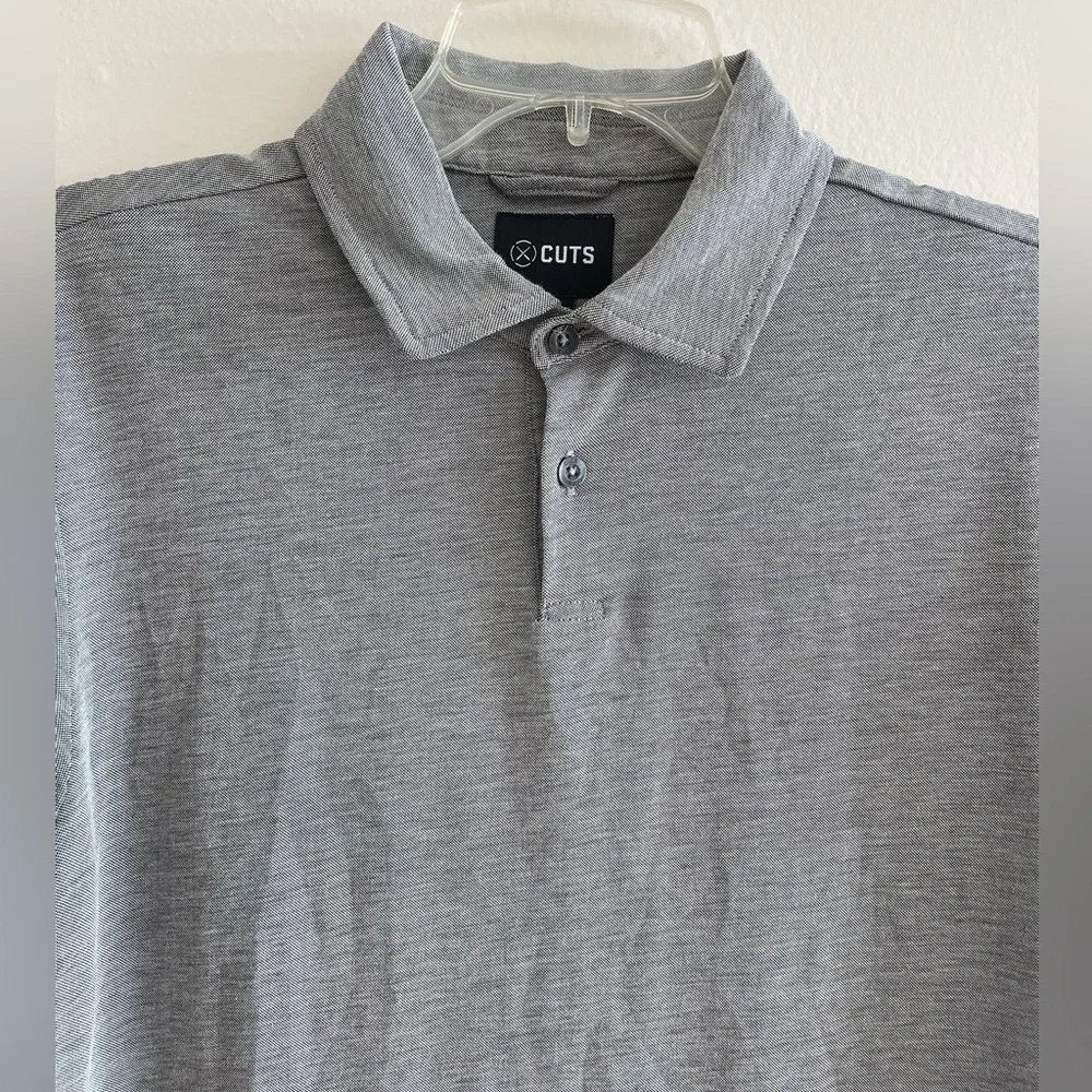 Cuts men’s gray polo size S